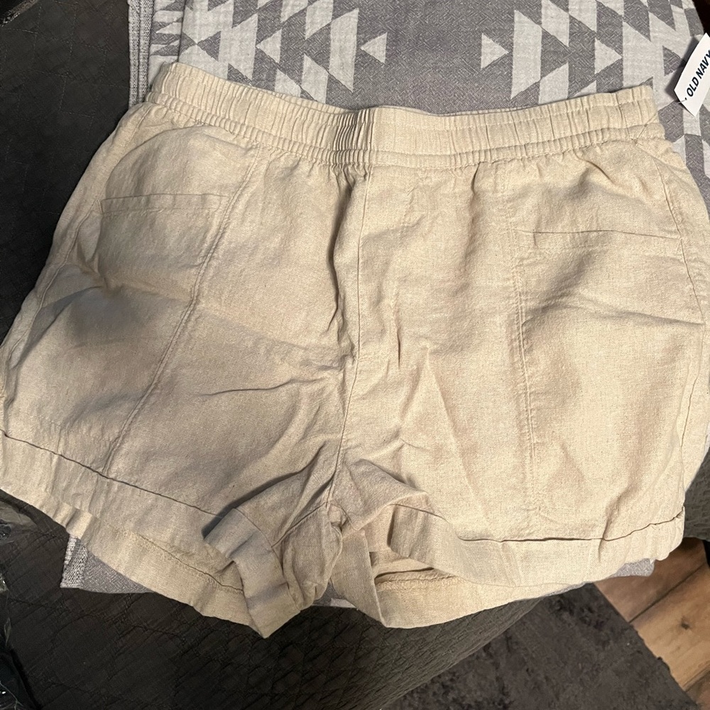 Old Navy HiLine Short in Flax